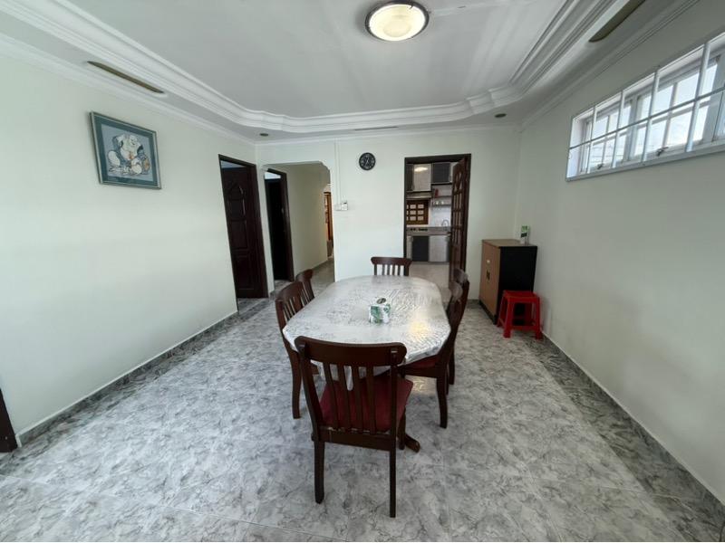 606 Yishun Street 61 HDB Apartment For Sale, $880,000, 4 Bed 2 Bath 1,528 sqft $576.00 psf