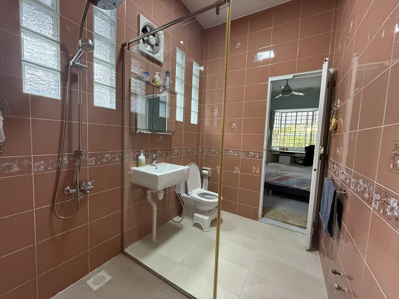 Jalan Lengkok Sembawang