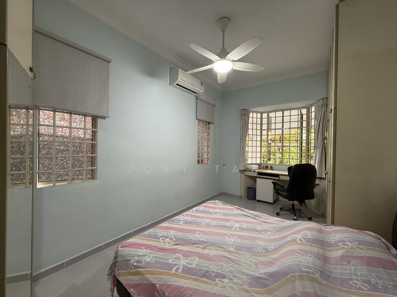 Jalan Lengkok Sembawang