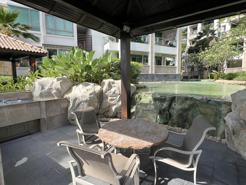 The Berth by the Cove