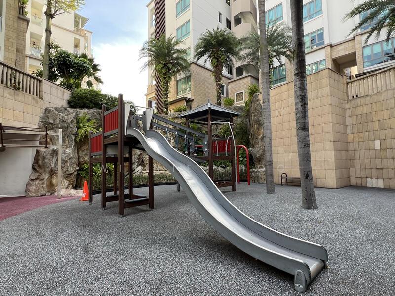 The Berth by the Cove