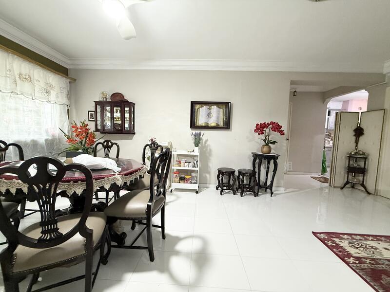 Prop-GPT: HDB Flat: D14 Eunos 412 Eunos Road 5