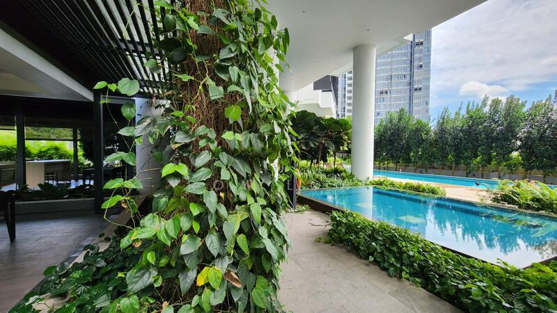 Undervalued D23 5min Hillview MRT $17xx psf 2bed + 1Study + 2bath Condo (Hillv2 Mall)