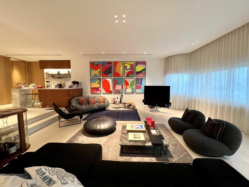 Prop-GPT: Apartment: D09 Cairnhill Cairnhill Plaza