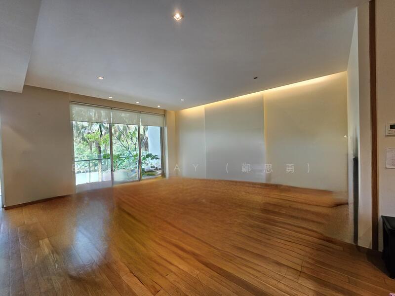 Prop-GPT: Condominium: D10 Grange Road Grange Residences