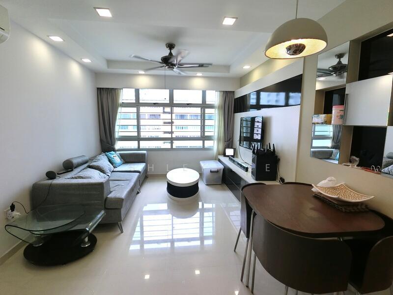 Prop-GPT: HDB Flat: D10 Holland 18D Holland Drive