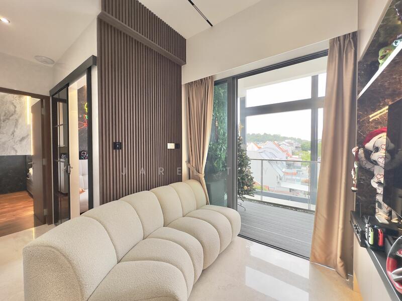 Prop-GPT: Condominium: D20  Lattice One