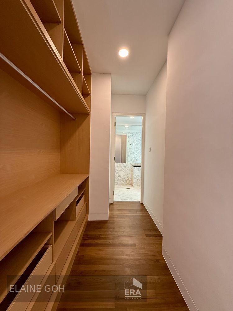 Freehold 3 Room Penthouse Triplex Balcony & Roof 1 Km River Valley Pri