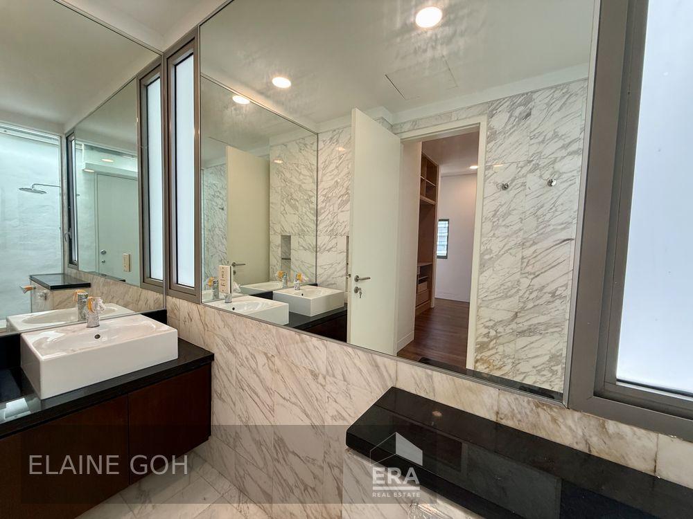 Freehold 3 Room Penthouse Triplex Balcony & Roof 1 Km River Valley Pri