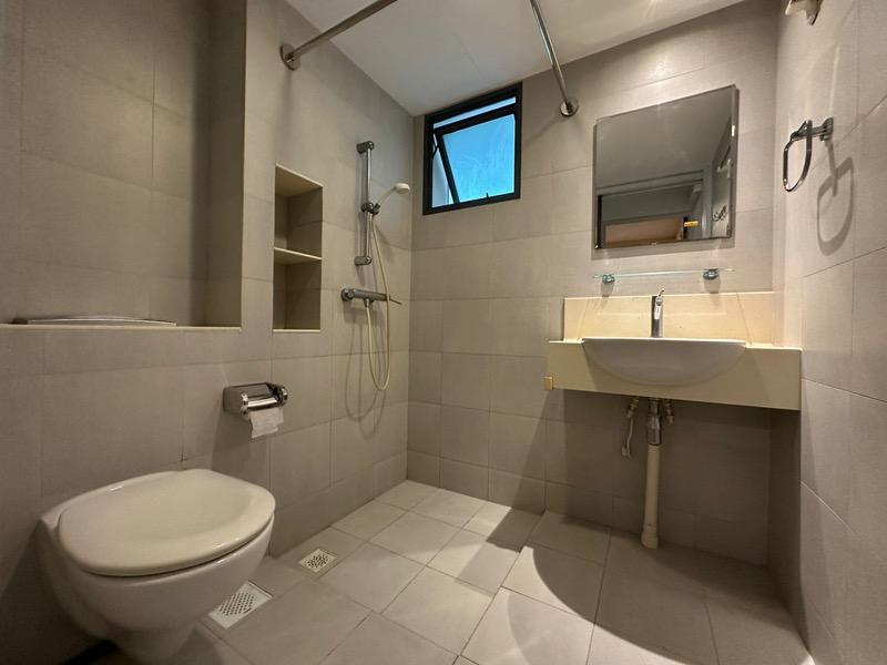 Pinnacle @ Duxton HDB Apartment For Sale, $1,300,000, 3 Bed 3 Bath 1,022 sqft $1,272.00 psf