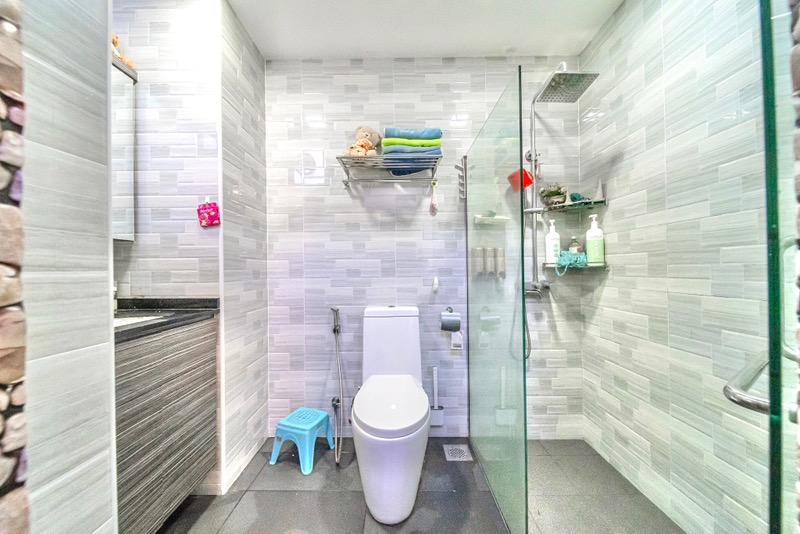 Villa De West Condominium For Sale, $1,688,888, 2 Bed 2 Bath 1,012 sqft $1,669.00 psf