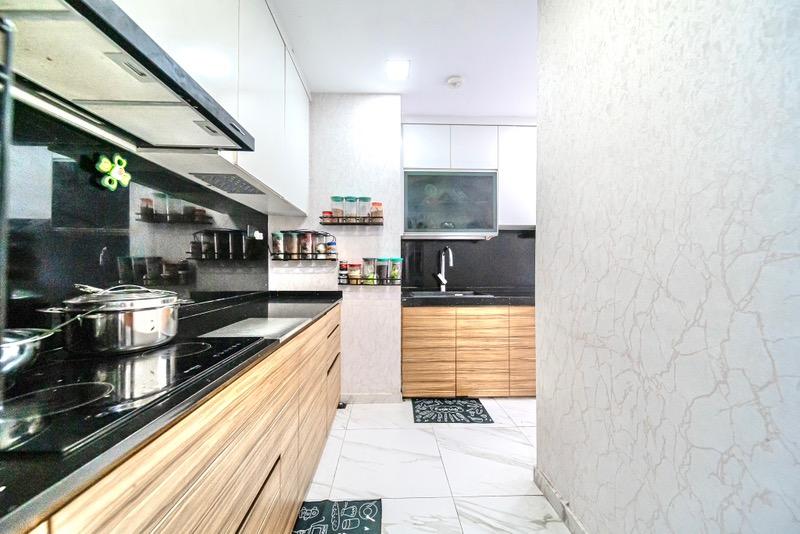 Villa De West Condominium For Sale, $1,688,888, 2 Bed 2 Bath 1,012 sqft $1,669.00 psf