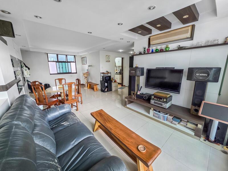 Prop-GPT: HDB Flat: D23  630 Senja Road