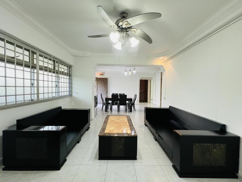 Prop-GPT: HDB Flat: D18 Tampines 339 Tampines Street 33