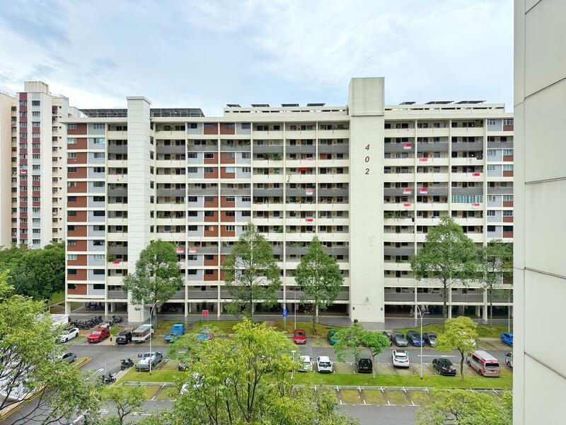 Prop-GPT: HDB Flat: D16 Bedok 403 Bedok North Avenue 3