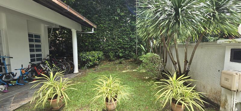 Freehold Bungalow Sunset Way