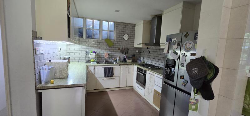 Freehold Bungalow Sunset Way