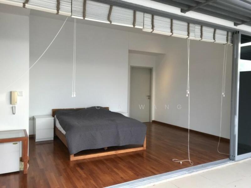 Elliot at the East Coast