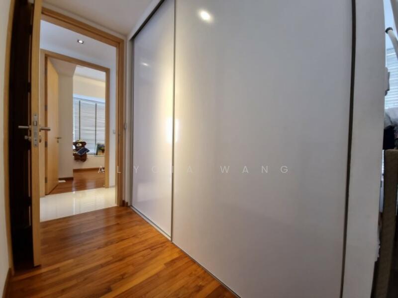 Elliot at the East Coast