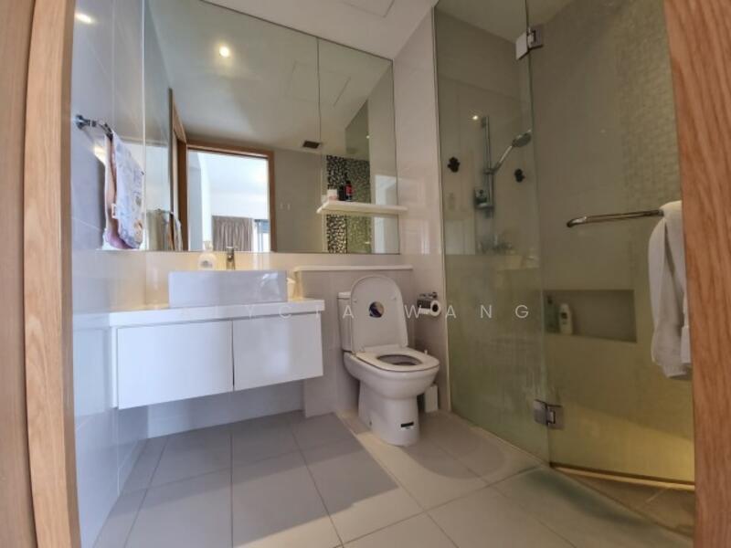 Elliot at the East Coast