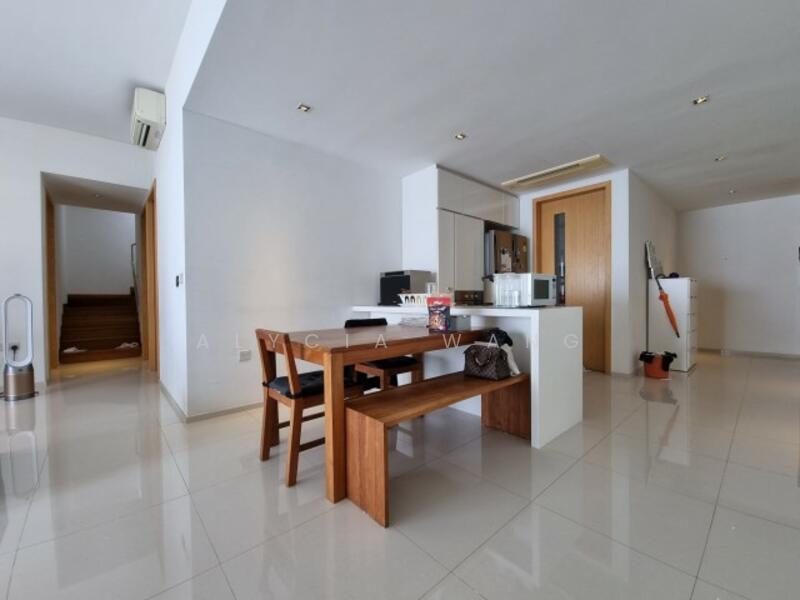 Elliot at the East Coast