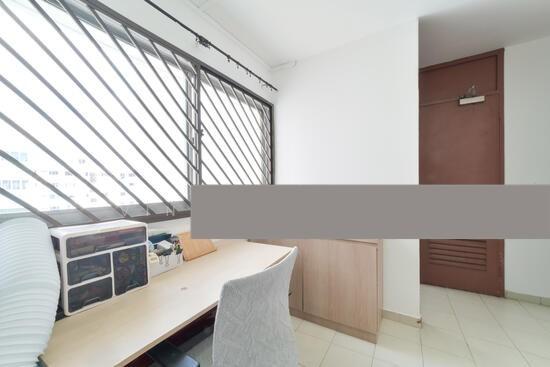 365 Yishun Ring Road HDB Apartment For Sale, $570,000, 3 Bed 2 Bath 1,130 sqft $504.00 psf