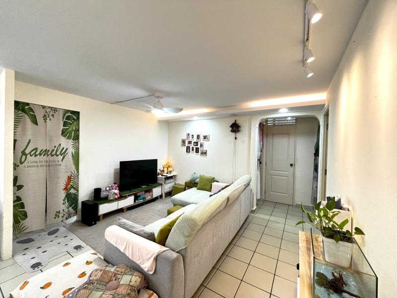 Prop-GPT: HDB Apartment: D27 Yishun 653 Yishun Avenue 4