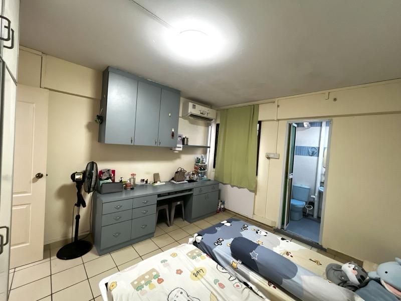 653 Yishun Avenue 4 HDB Apartment For Sale, $599,000, 4 Bed 2 Bath 1,119 sqft $535.00 psf