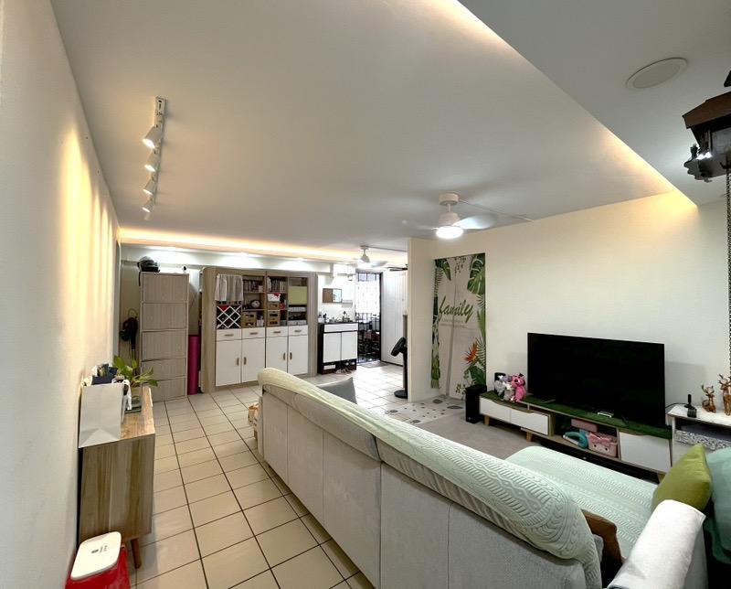 653 Yishun Avenue 4 HDB Apartment For Sale, $599,000, 4 Bed 2 Bath 1,119 sqft $535.00 psf