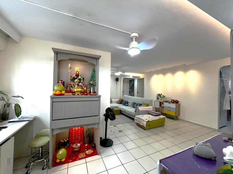 653 Yishun Avenue 4 HDB Apartment For Sale, $599,000, 4 Bed 2 Bath 1,119 sqft $535.00 psf