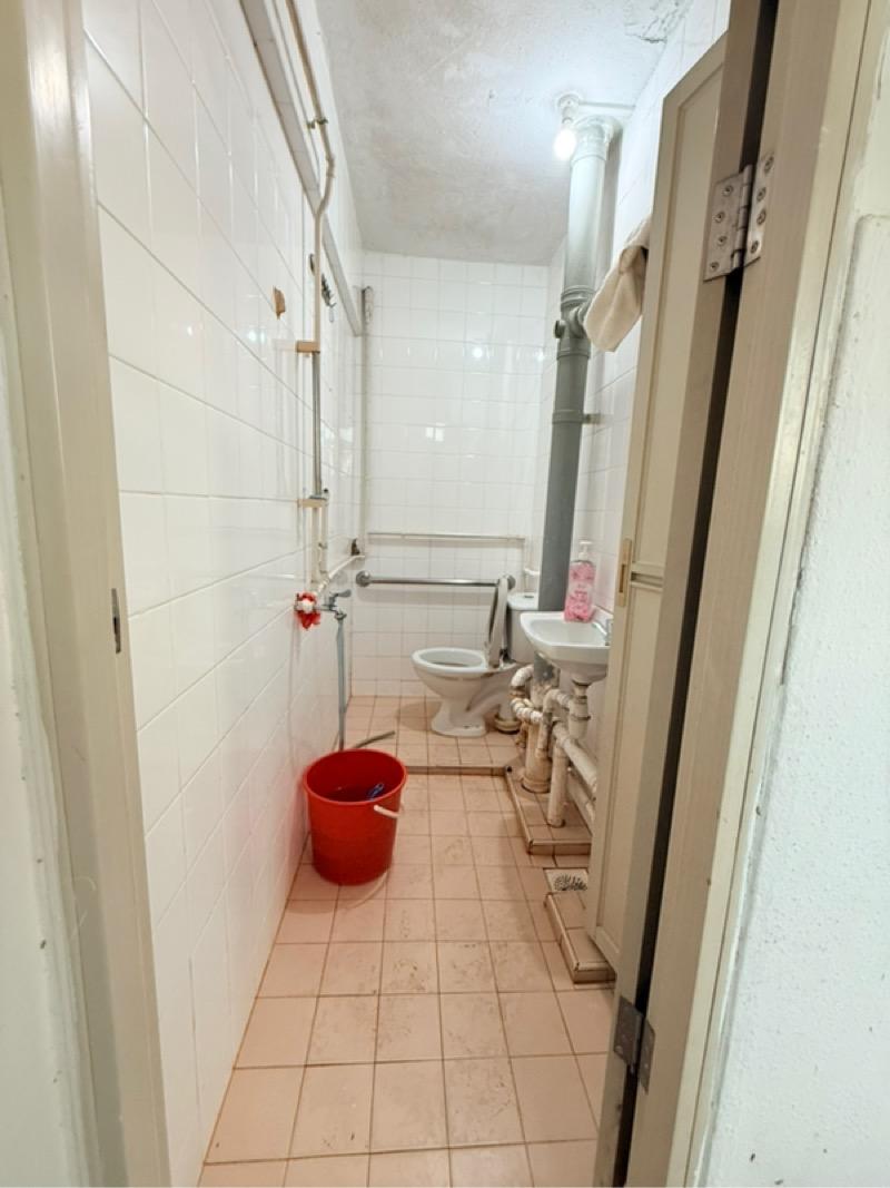 70 Circuit Road HDB Apartment For Sale, $295,000, 2 Bed 1 Bath 473 sqft $624.00 psf