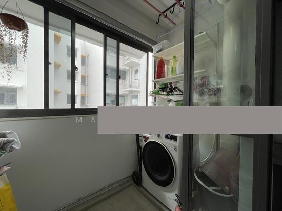 479B Yishun Street 42 HDB Apartment For Sale, $620,000, 3 Bed 2 Bath 1,001 sqft $619.00 psf