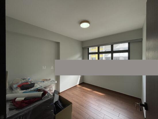 479B Yishun Street 42 HDB Apartment For Sale, $620,000, 3 Bed 2 Bath 1,001 sqft $619.00 psf