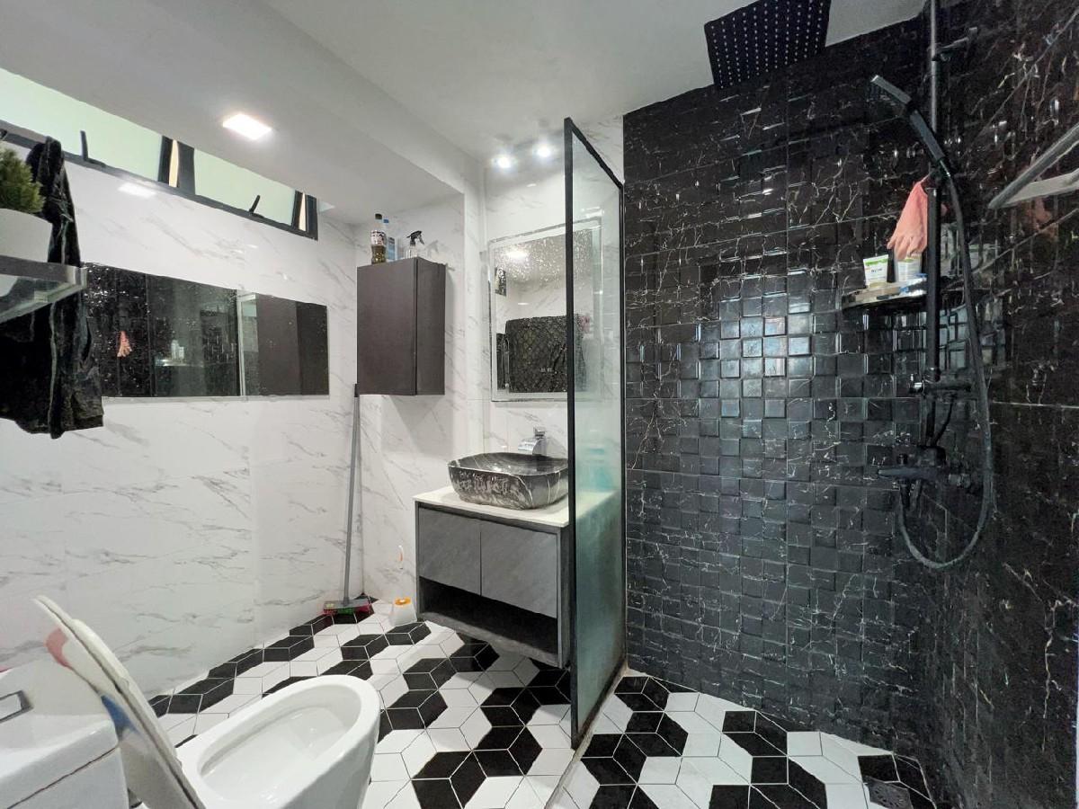 Regent Grove Condominium For Sale, $1,290,000, 3 Bed 2 Bath 1,195 sqft $1,080.00 psf