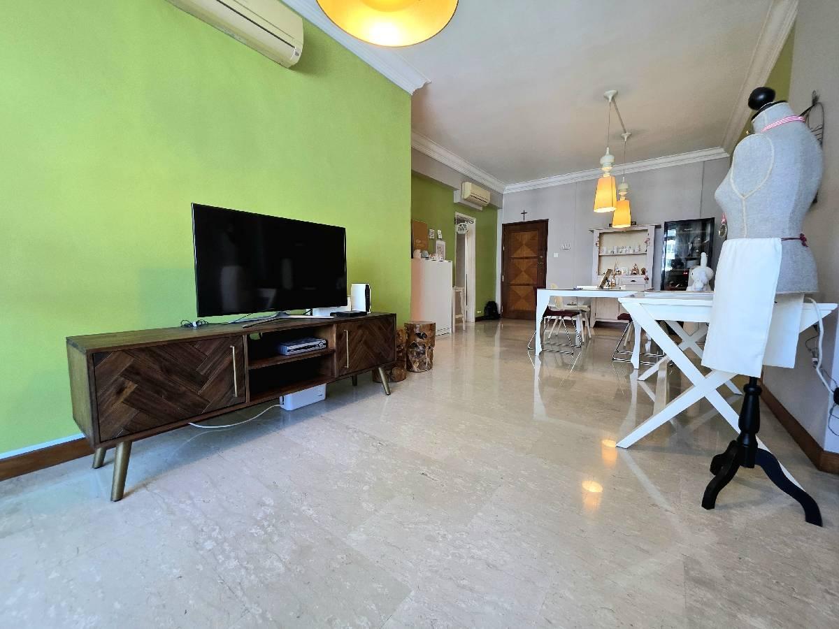 La Crystal Condominium For Sale, $2,450,000, 3 Bed 2 Bath 1,076 sqft $2,277.00 psf