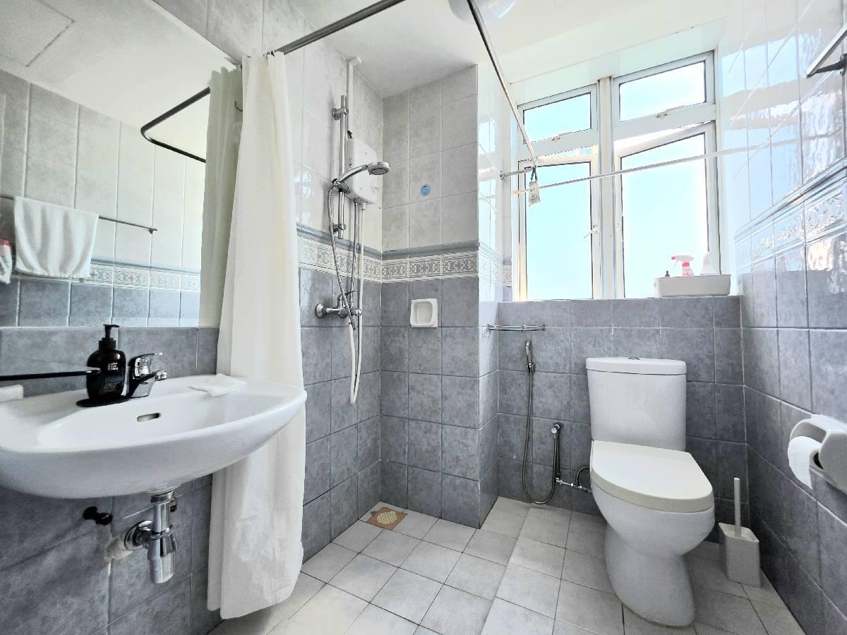 La Crystal Condominium For Sale, $2,450,000, 3 Bed 2 Bath 1,076 sqft $2,277.00 psf