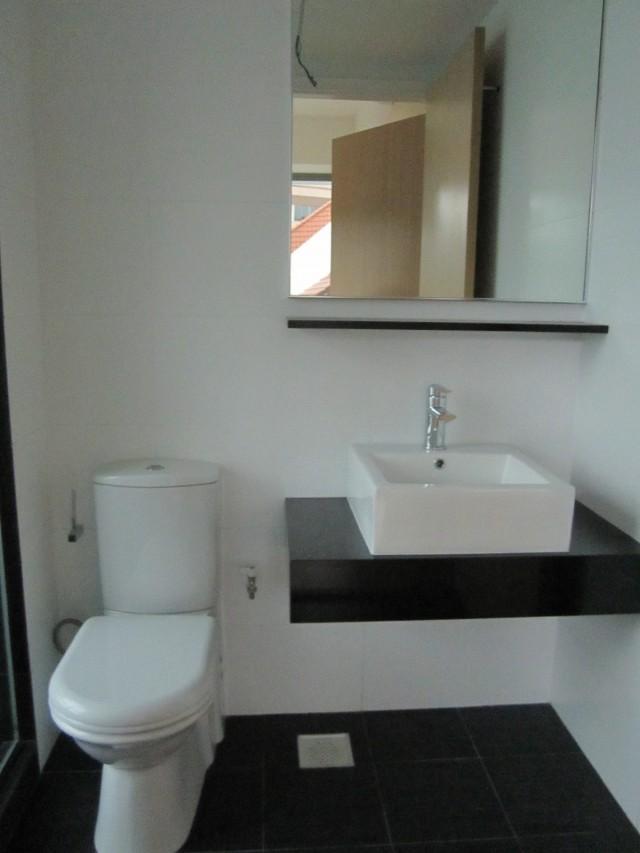 Newton Edge Condominium For Sale, $910,000, 1 Bed 1 Bath 463 sqft $1,965.00 psf