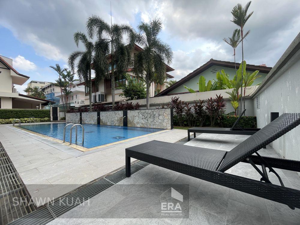 Prop-GPT: Condominium: D19 Sengkang Breezy Mansions