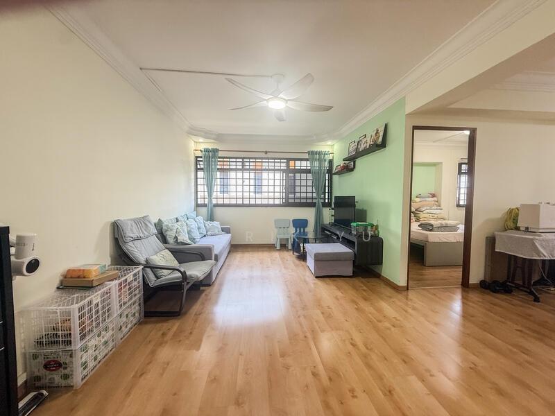 Prop-GPT: HDB Flat: D18 Tampines 366 Tampines Street 34