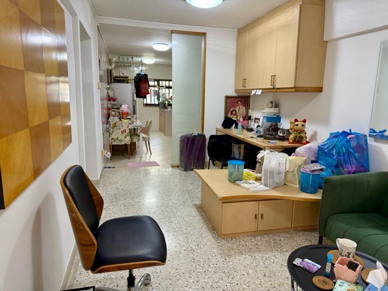 Prop-GPT: HDB Apartment: D20 Ang Mo Kio 302 Ang Mo Kio Avenue 3