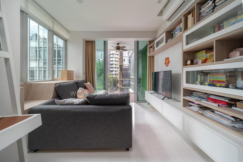 Prop-GPT: Apartment: D09 Cairnhill The Vermont On Cairnhill