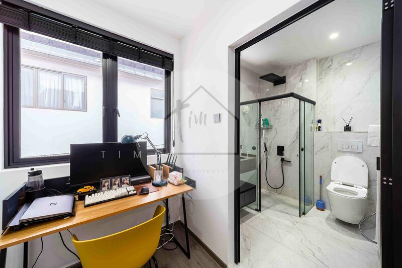 Fully Renovated Corner Terrace Near to Sembawang Road