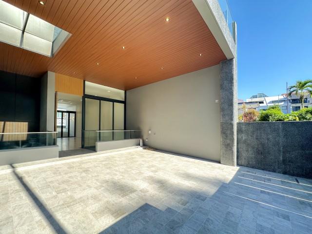 Prop-GPT: Terrace: D15 Siglap INTER-TERR 2.5 Storey with Lift | Maria Ave | 1km St Stephen's Sch ?Eminence Landed?