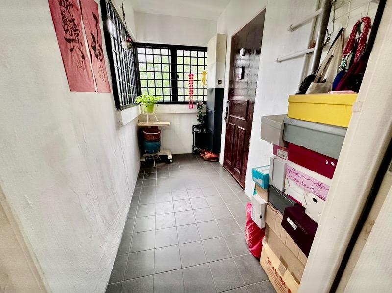 243 Serangoon Avenue 2 HDB Apartment For Sale, $705,000, 3 Bed 2 Bath 957 sqft $737.00 psf