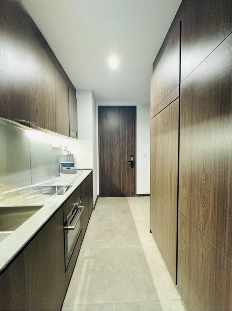 Midtown Modern Condominium For Sale, $1,820,000, 2 Bed 1 Bath 592 sqft $3,074.00 psf