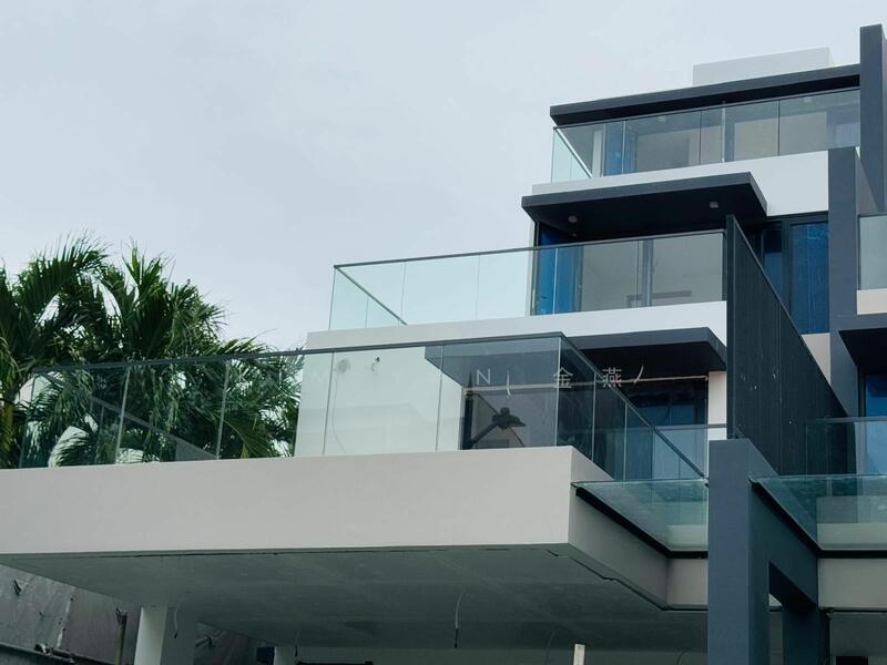 Brand new Semi-D, 4 levels with Lift & Swimming Pool, 5 bedrooms ensuite, modern with roof terrace