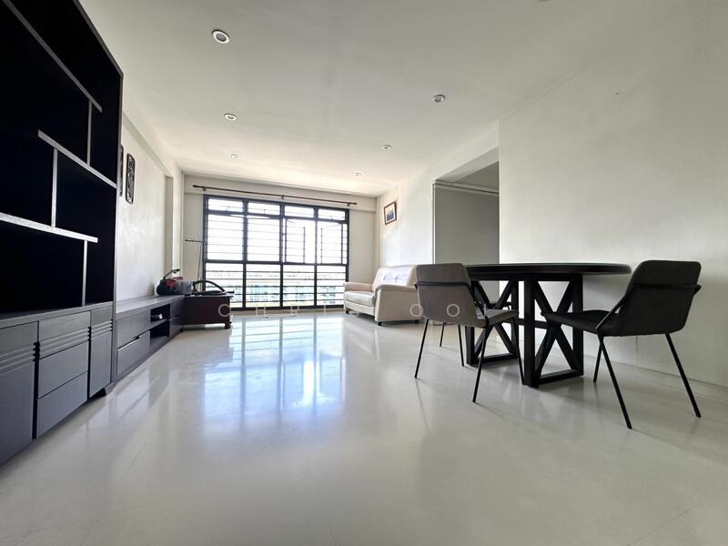 Prop-GPT: HDB Flat: D20 Ang Mo Kio 352 Ang Mo Kio Street 32