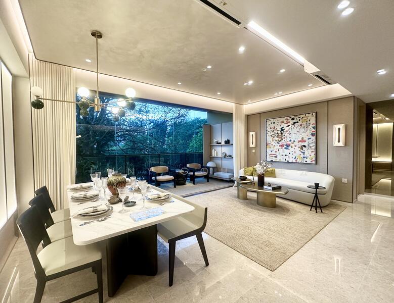 Prop-GPT: Condominium: D21  Pinetree Hill