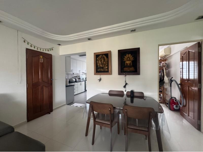 261 Tampines Street 21 HDB Apartment For Sale, $670,000, 3 Bed 2 Bath 107 sqft $6,262.00 psf