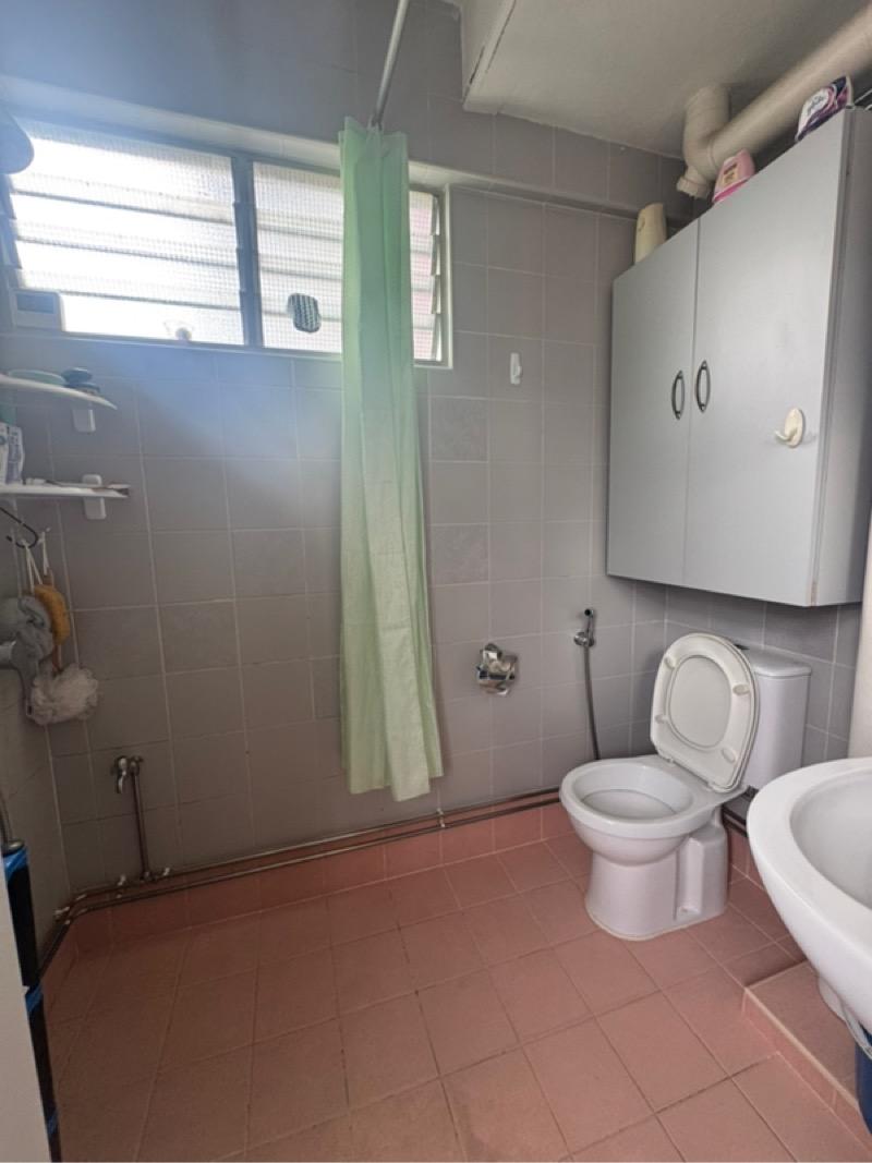 261 Tampines Street 21 HDB Apartment For Sale, $670,000, 3 Bed 2 Bath 107 sqft $6,262.00 psf